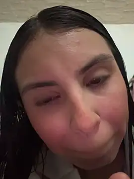 Snapshot of karisa02 chatting on 06-17-26, 06:27 karisa02 online show from 06-17-26, 06:27