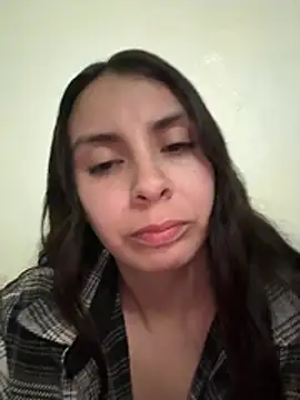 Snapshot of karisa02 chatting on 06-19-26, 06:07 karisa02 online show from 06-19-26, 06:07