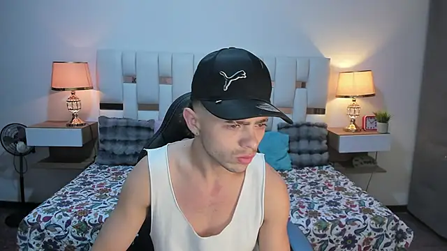 Snapshot of Zeus_damian21 chatting on 07-18-26, 03:11 Zeus damian21 online show from 07-18-26, 03:11