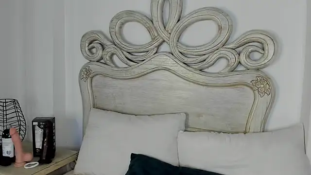 Snapshot of kitty_cat_7 chatting on 07-17-26, 04:08 kitty cat 7 online show from 07-17-26, 04:08