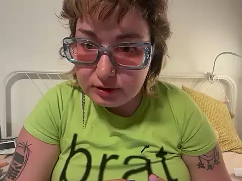 Snapshot of mysteradecadent chatting on 06-14-26, 12:41 mysteradecadent online show from 06-14-26, 12:41