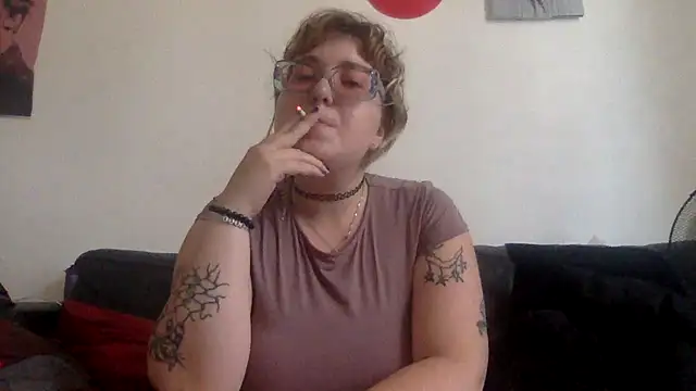 Snapshot of mysteradecadent chatting on 06-26-26, 11:36 mysteradecadent online show from 06-26-26, 11:36