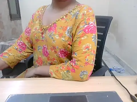 Bold-Divya1 online show from 07-28-26, 09:03