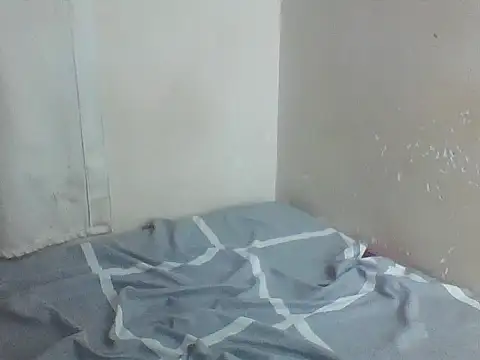 Snapshot of Cutejuly chatting on 07-19-26, 03:05 Cutejuly online show from 07-19-26, 03:05