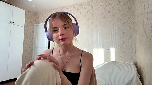 TeodoraBinney online show from 06-30-26, 04:30