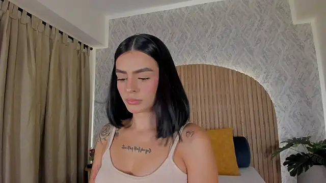 Snapshot of Victoria_Blake_ chatting on 07-19-26, 02:48 Victoria Blake online show from 07-19-26, 02:48