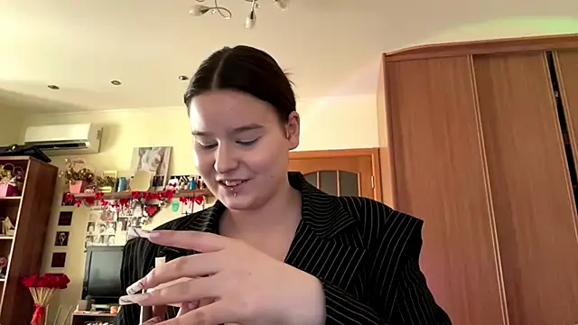 TamekiaKeenom online show from 06-15-26, 12:18