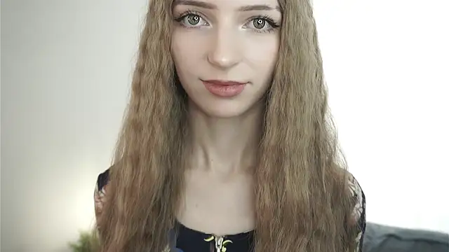 Snapshot of DeliaHoude chatting on 06-15-26, 10:50 DeliaHoude online show from 06-15-26, 10:50