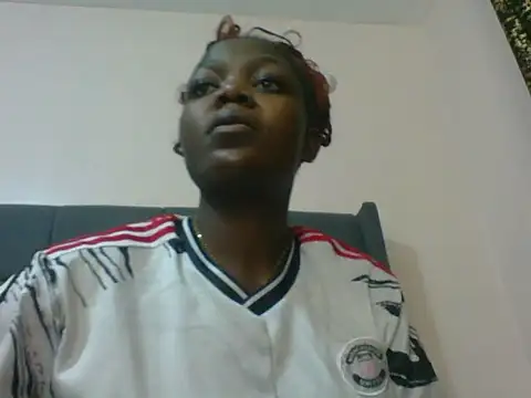 Snapshot of Black_prettty chatting on 07-21-26, 10:34 Black prettty online show from 07-21-26, 10:34