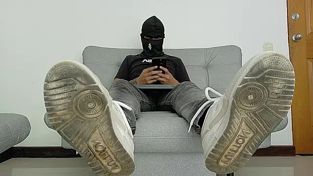 Snapshot of Mastergold666 chatting on 07-18-26, 03:49 Mastergold666 online show from 07-18-26, 03:49