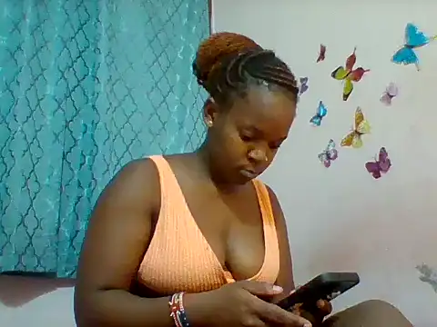 Snapshot of Heavy-Beauty chatting on 07-28-26, 06:31 Heavy-Beauty online show from 07-28-26, 06:31