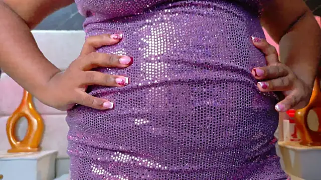 Snapshot of EbonyHenner chatting on 06-19-26, 11:58 EbonyHenner online show from 06-19-26, 11:58