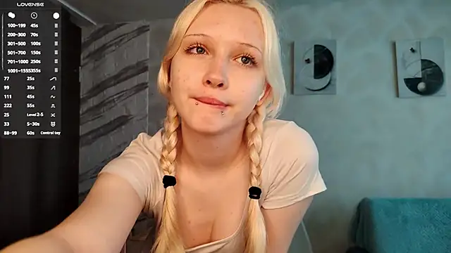 Snapshot of LadaSolar chatting on 06-18-26, 12:00 LadaSolar online show from 06-18-26, 12:00