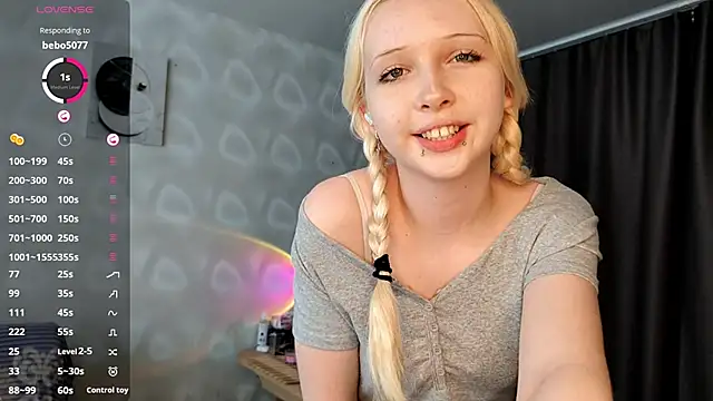 Snapshot of LadaSolar chatting on 07-01-26, 02:24 LadaSolar online show from 07-01-26, 02:24