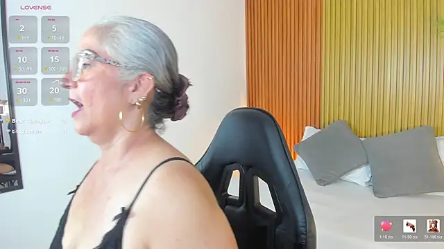 Snapshot of catalina_villan chatting on 07-11-26, 06:54 catalina villan online show from 07-11-26, 06:54