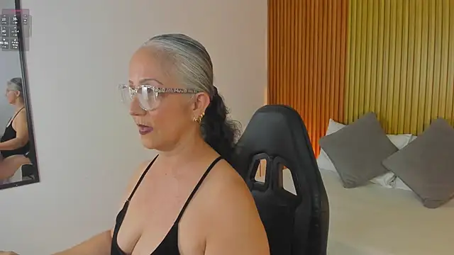 Snapshot of catalina_villan chatting on 07-15-26, 06:46 catalina villan online show from 07-15-26, 06:46