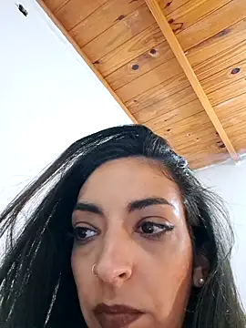 Snapshot of Aveline21 chatting on 06-18-26, 05:39 Aveline21 online show from 06-18-26, 05:39