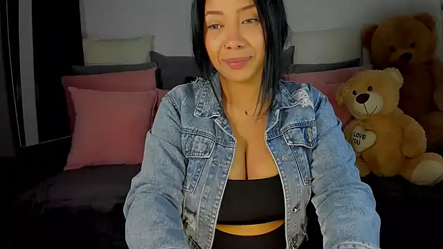 Snapshot of NicolePasqualott chatting on 01-14-25, 08:15 NicolePasqualott online show from 01-14-25, 08:15