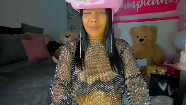 Snapshot of NicolePasqualott chatting on 02-25-25, 02:47 NicolePasqualott online show from 02-25-25, 02:47