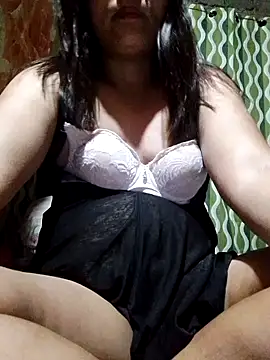 Scarletkiss01 online show from 06-21-26, 07:49