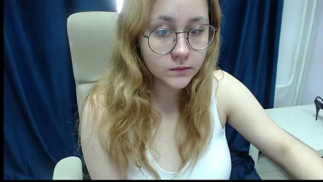 Snapshot of Judith_hypnosiss chatting on 06-18-26, 05:30 Judith hypnosiss online show from 06-18-26, 05:30
