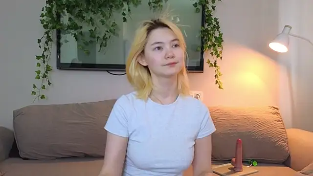 Emily Miu online show from 07-13-26, 04:59