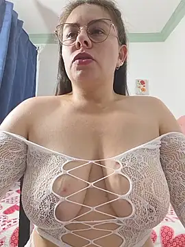 Snapshot of celeste_rivaXXX chatting on 06-27-26, 03:22 celeste rivaXXX online show from 06-27-26, 03:22