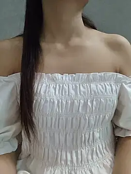 Snapshot of camri-zz chatting on 07-08-26, 01:32 camri-zz online show from 07-08-26, 01:32