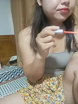 Snapshot of Emma-cutee chatting on 06-30-26, 02:12 Emma-cutee online show from 06-30-26, 02:12