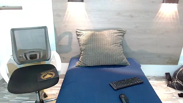 DeboraRaquel online show from 07-12-26, 08:00