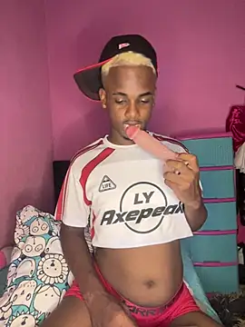 Snapshot of dereck_jay- chatting on 07-14-26, 06:13 dereck jay- online show from 07-14-26, 06:13