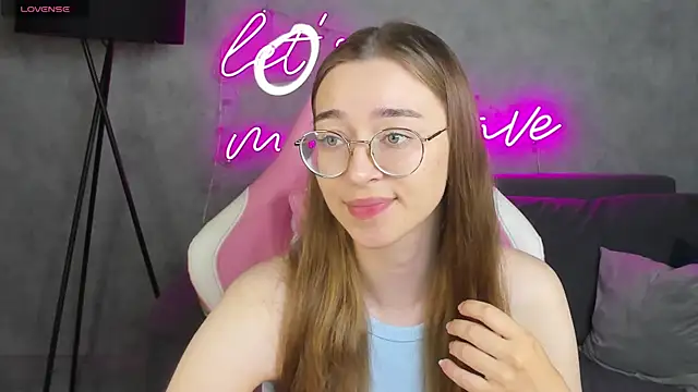 Lucy Green online show from 06-28-26, 01:00