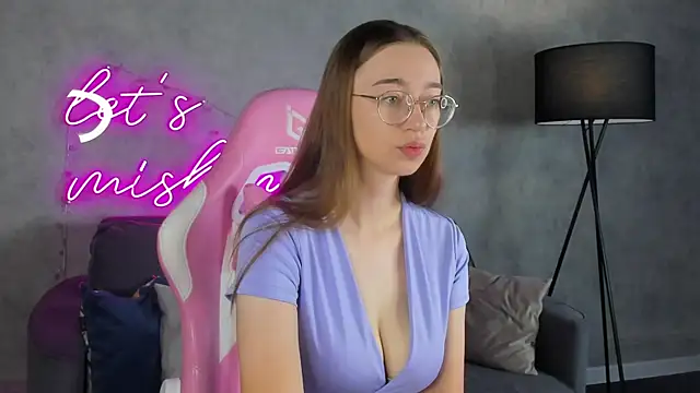 Lucy Green online show from 07-12-26, 12:34