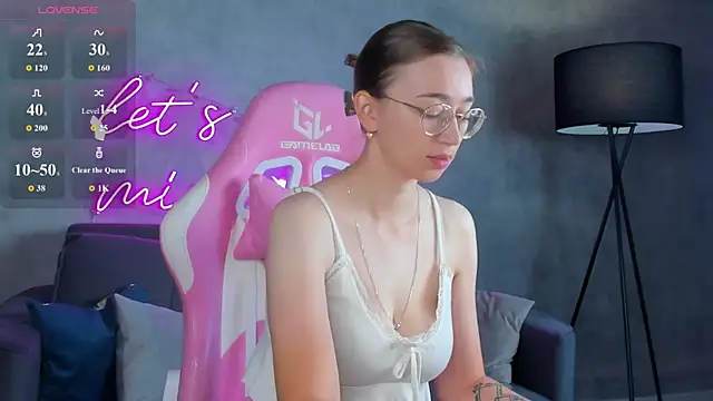 Lucy Green online show from 07-14-26, 12:46
