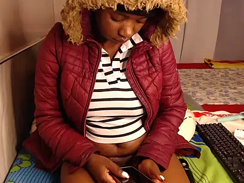 Snapshot of Elisheva03 chatting on 07-10-26, 12:37 Elisheva03 online show from 07-10-26, 12:37