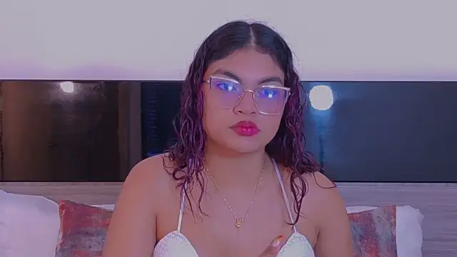 MelodyAlvarez online show from 06-20-26, 11:46