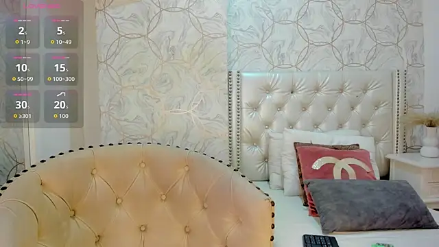 Snapshot of britanny_77 chatting on 07-23-26, 08:18 britanny 77 online show from 07-23-26, 08:18