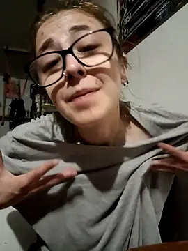Snapshot of NeedyNina chatting on 07-08-26, 01:37 NeedyNina online show from 07-08-26, 01:37