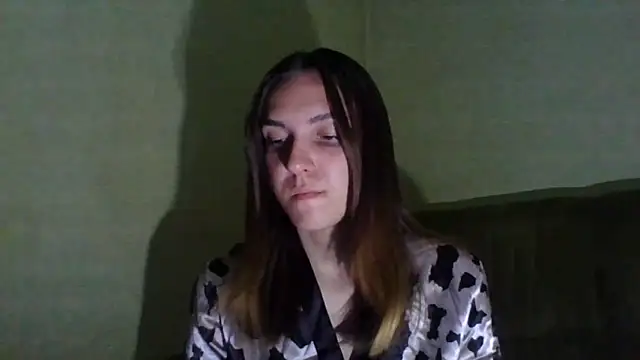 Snapshot of Zlatixx chatting on 06-22-26, 10:51 Zlatixx online show from 06-22-26, 10:51
