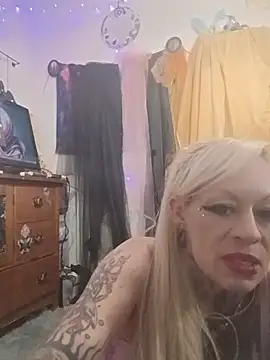 Snapshot of in_my_bunny chatting on 07-02-26, 02:45 in my bunny online show from 07-02-26, 02:45