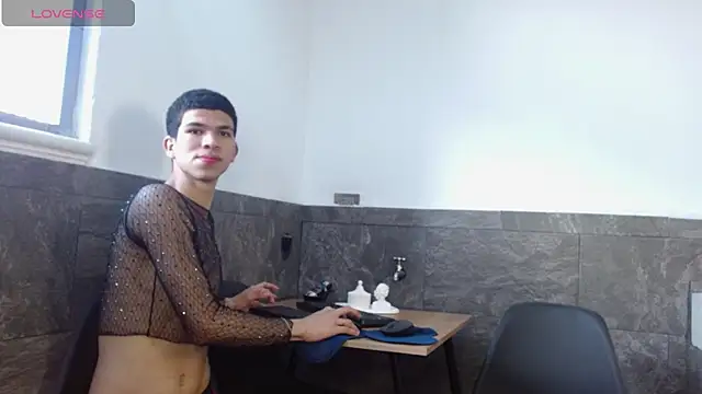 Snapshot of Dilan_Femboy chatting on 06-22-26, 02:14 Dilan Femboy online show from 06-22-26, 02:14
