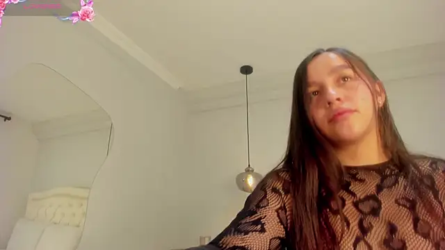 Snapshot of Alice__bennett chatting on 07-23-26, 02:04 Alice bennett online show from 07-23-26, 02:04