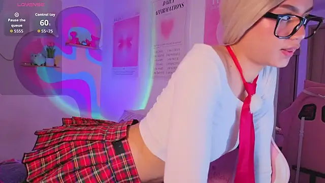 Snapshot of Ari_Blis chatting on 08-04-26, 10:01 Ari Blis online show from 08-04-26, 10:01