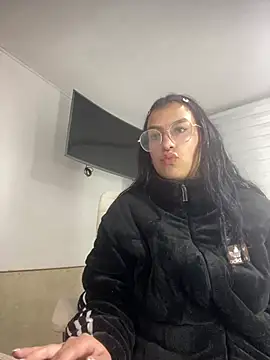 GabyLopez Pink online show from 08-04-26, 03:21