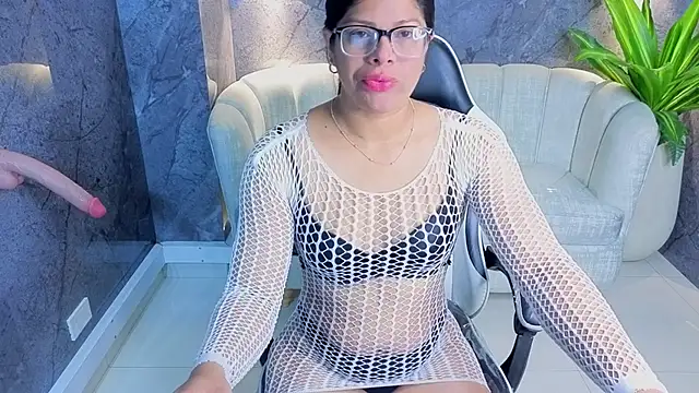 Snapshot of sarah_bay_tx chatting on 07-26-26, 12:34 sarah bay tx online show from 07-26-26, 12:34
