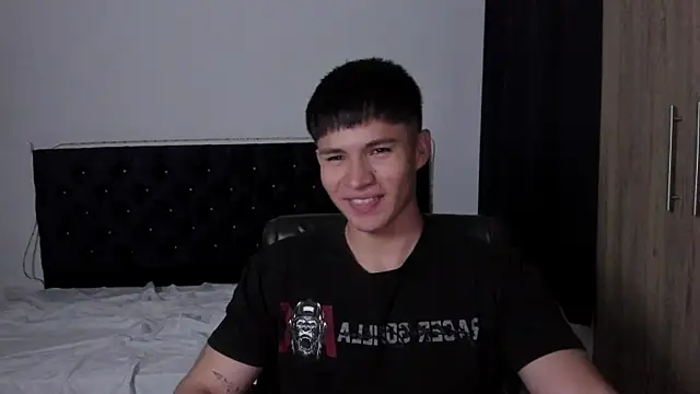 Snapshot of ryo_kush_ chatting on 06-27-26, 01:17 ryo kush online show from 06-27-26, 01:17