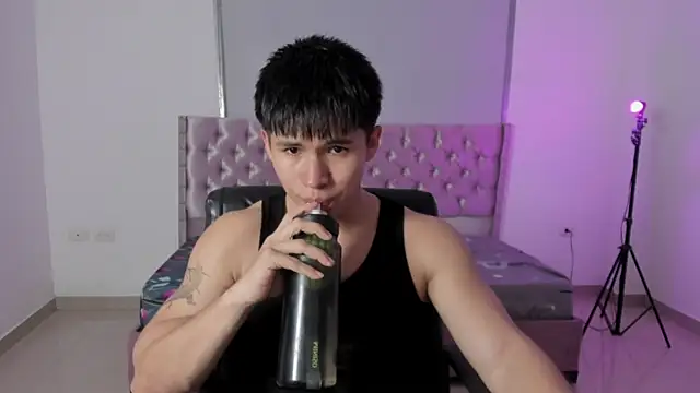 Snapshot of ryo_kush_ chatting on 07-14-26, 01:39 ryo kush online show from 07-14-26, 01:39