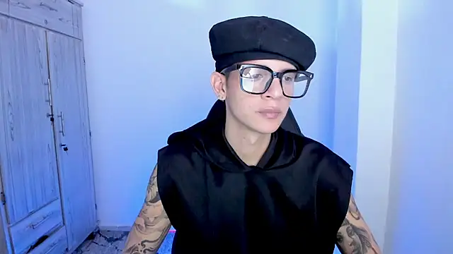 Snapshot of tylerrnova chatting on 07-08-26, 01:54 tylerrnova online show from 07-08-26, 01:54