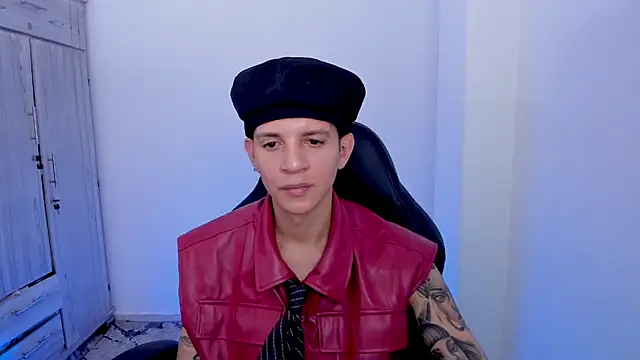Snapshot of tylerrnova chatting on 07-15-26, 03:01 tylerrnova online show from 07-15-26, 03:01