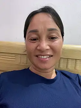 Snapshot of Loly_hana chatting on 07-31-26, 01:32 Loly hana online show from 07-31-26, 01:32
